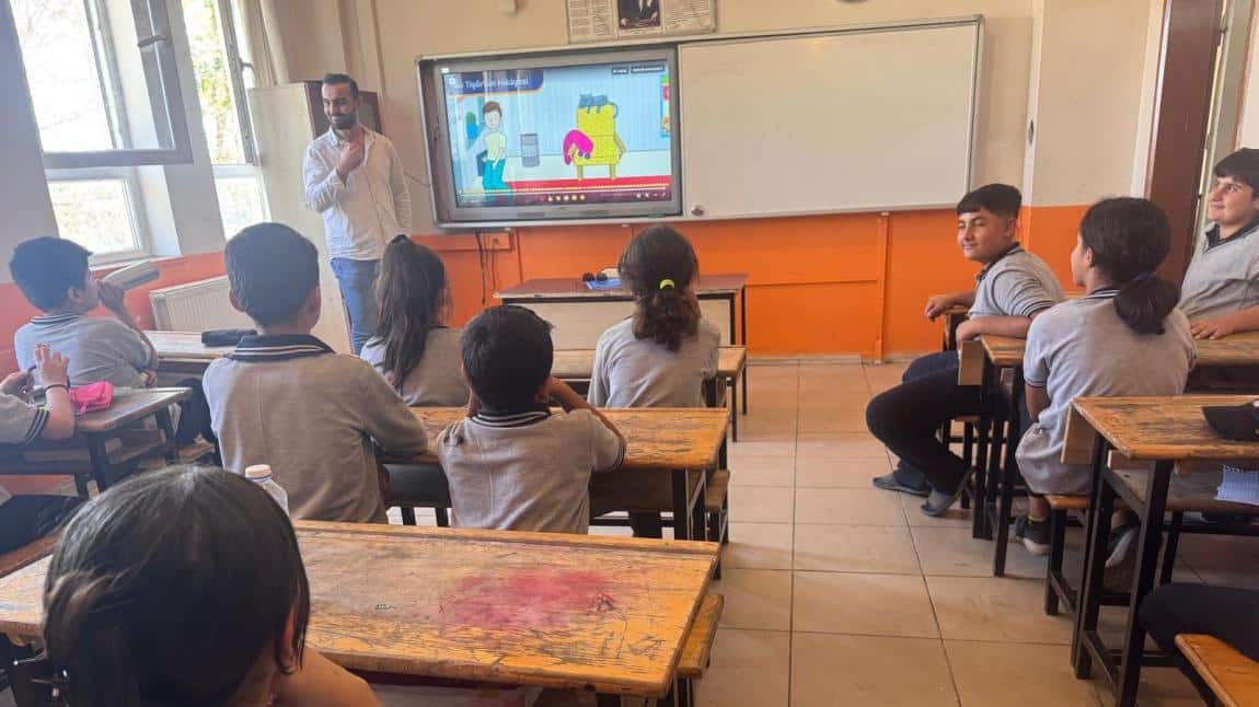 Öğrencilerimize “ÇARE Projeleri” Kapsamında Bilgilendirme Yapıldı